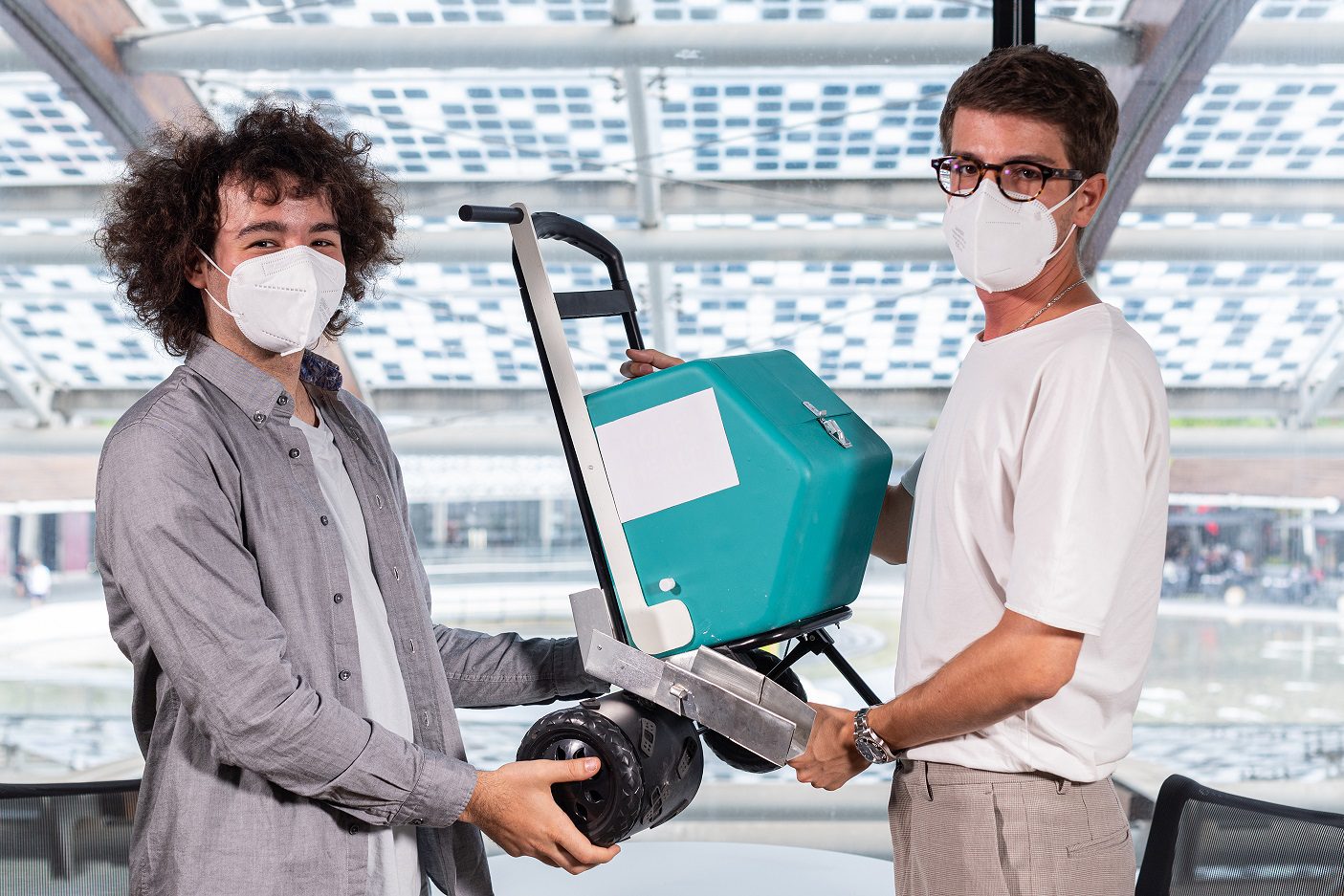 Uno strumento per riparare le buche vince l'edizione italiana del James Dyson Award