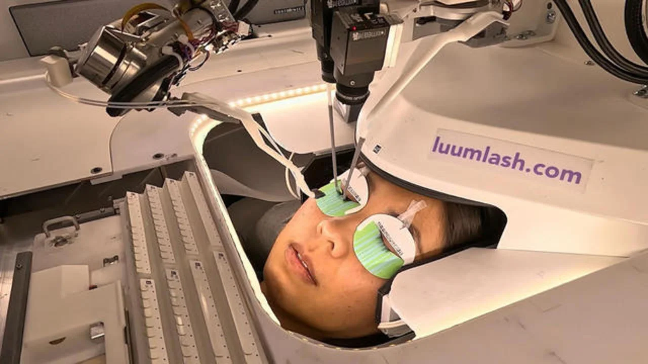 I robot che si prendono cura di noi: il futuro della bellezza è già qui