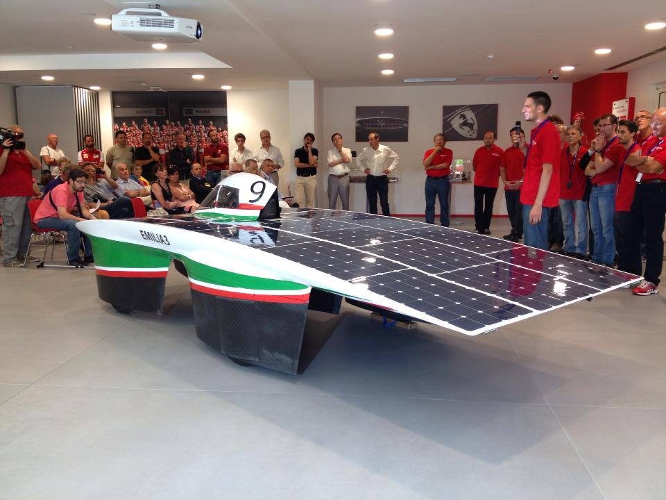 La Ferrari che corre con l’energia solare