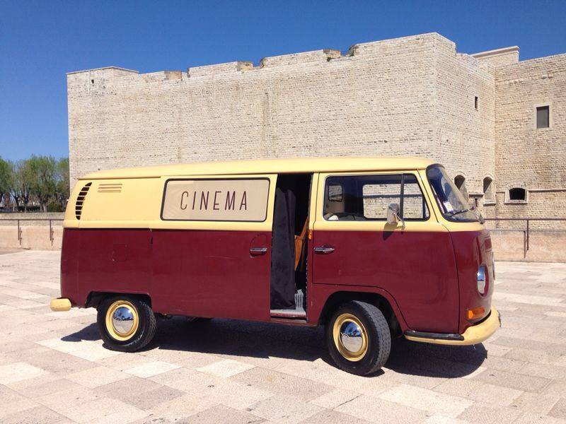 Tutto un cinema in un furgone: l’idea di due fratelli pugliesi