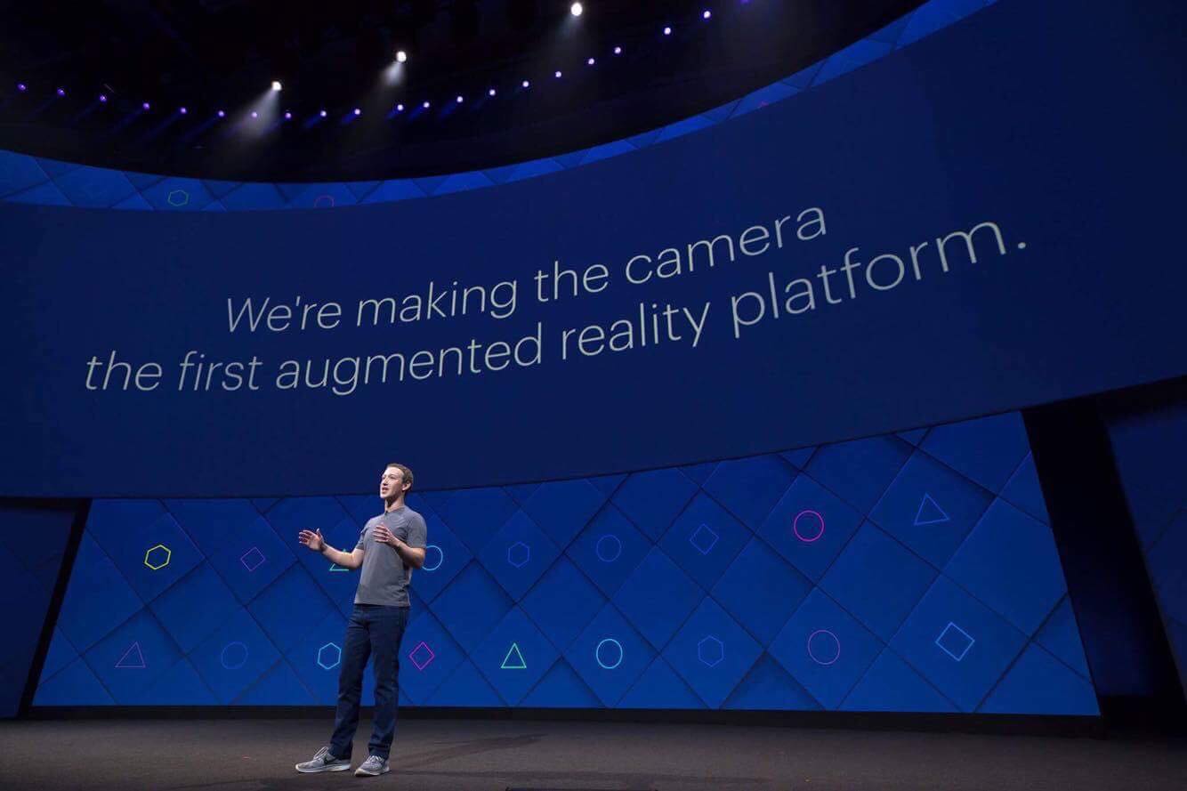 Zuckerberg: «Il futuro di Facebook è la realtà virtuale»