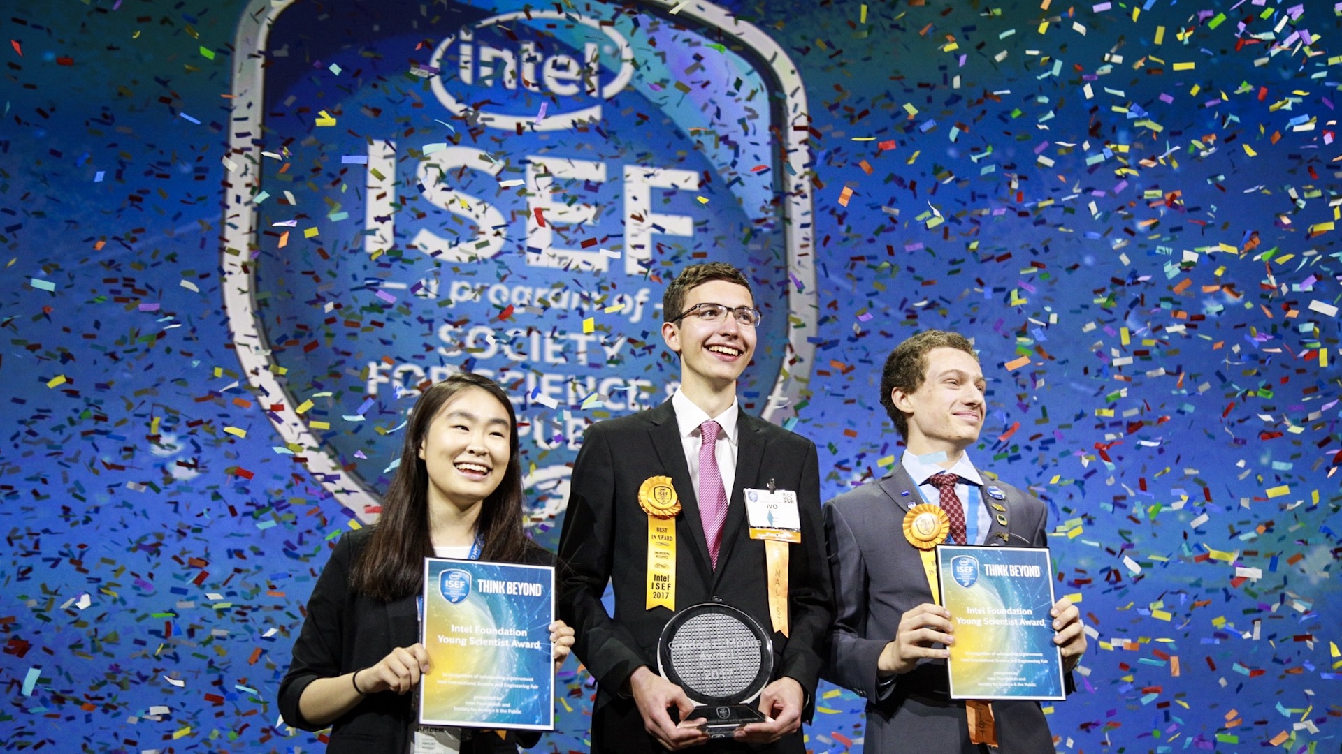 A 17 anni inventa un sistema laser per portare Internet ovunque. Intel lo premia con 50mila dollari