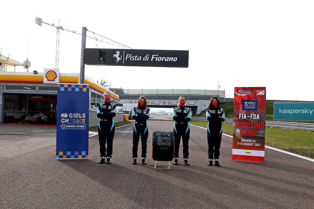 Una pilota donna alla Ferrari. Sfida tra quattro ragazze per un posto nell'Academy