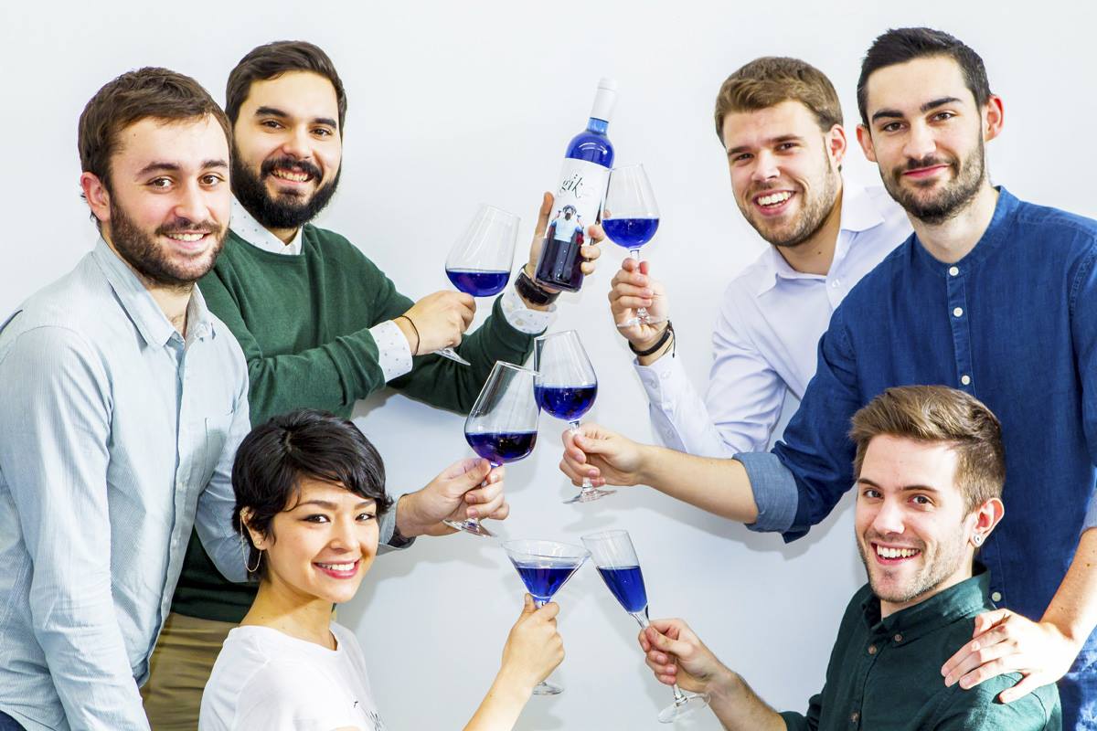 «Invento il vino blu che rompe gli schemi»