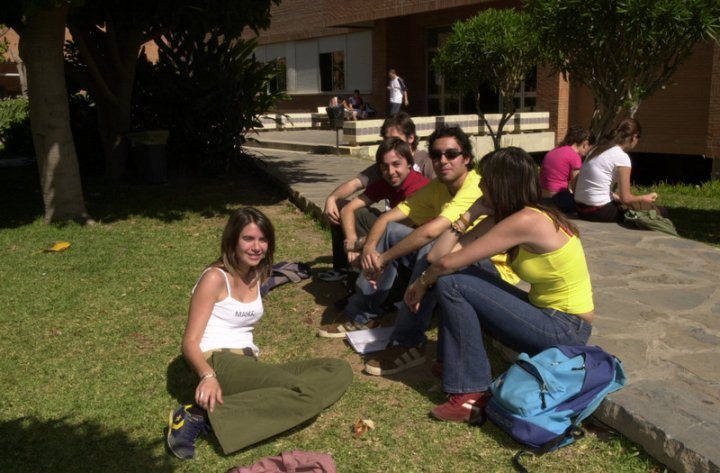 Spagna: i privati adottano gli studenti disagiati