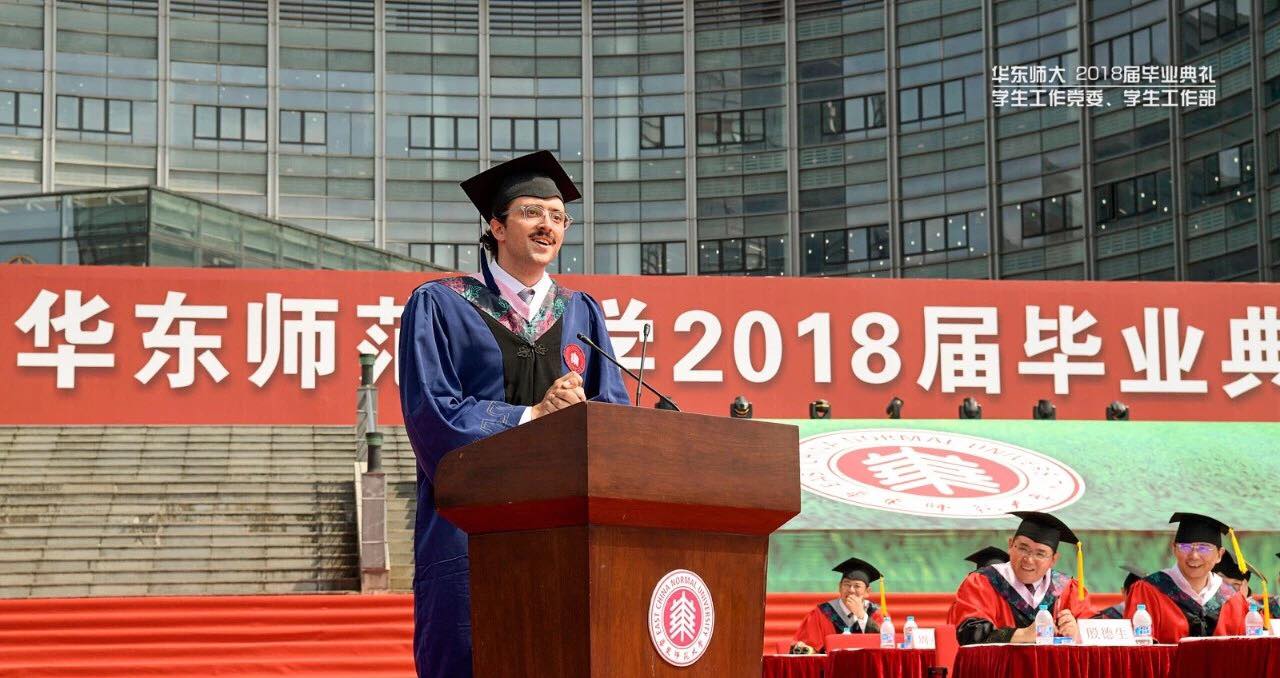Studente italiano in Cina conquista il web: "Non smettete mai di lottare per i vostri sogni"