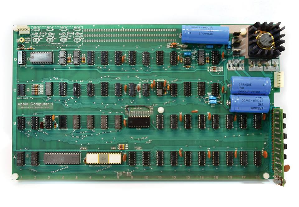 Apple I, il primo computer creato da Steve Jobs, venduto all'asta a 375.000 dollari