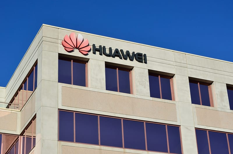 Huawei supera Samsung (e Apple): è leader mondiale nelle vendite di smartphone