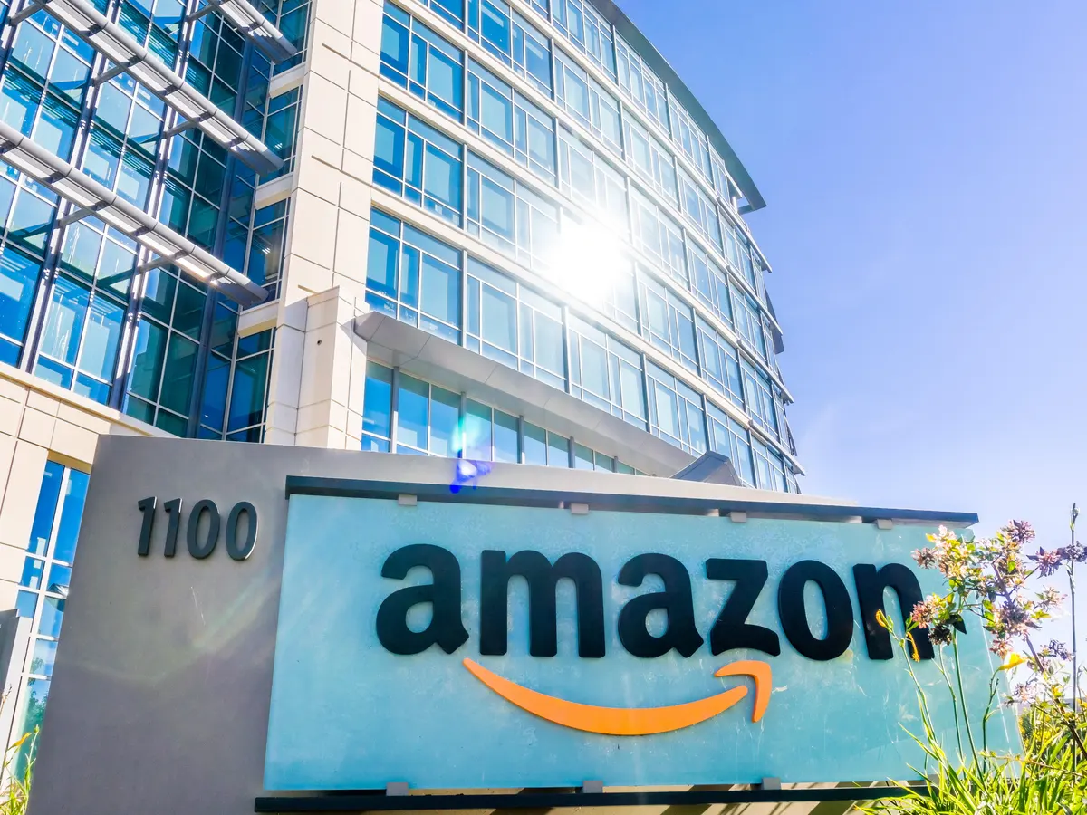 Amazon si affida all'Intelligenza Artificiale per gestire le sue finanze.
