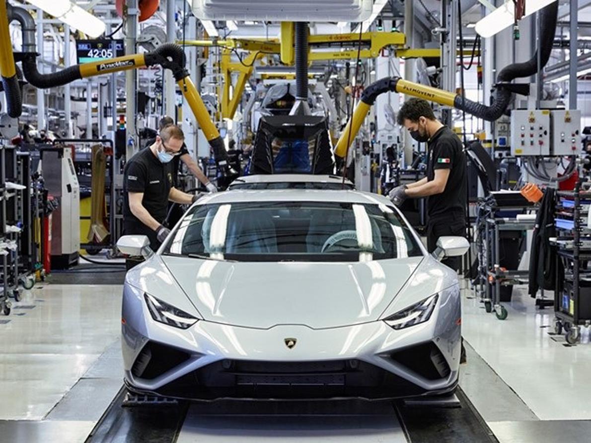 Lamborghini: largo ai giovani con il piano di alternanza generazionale