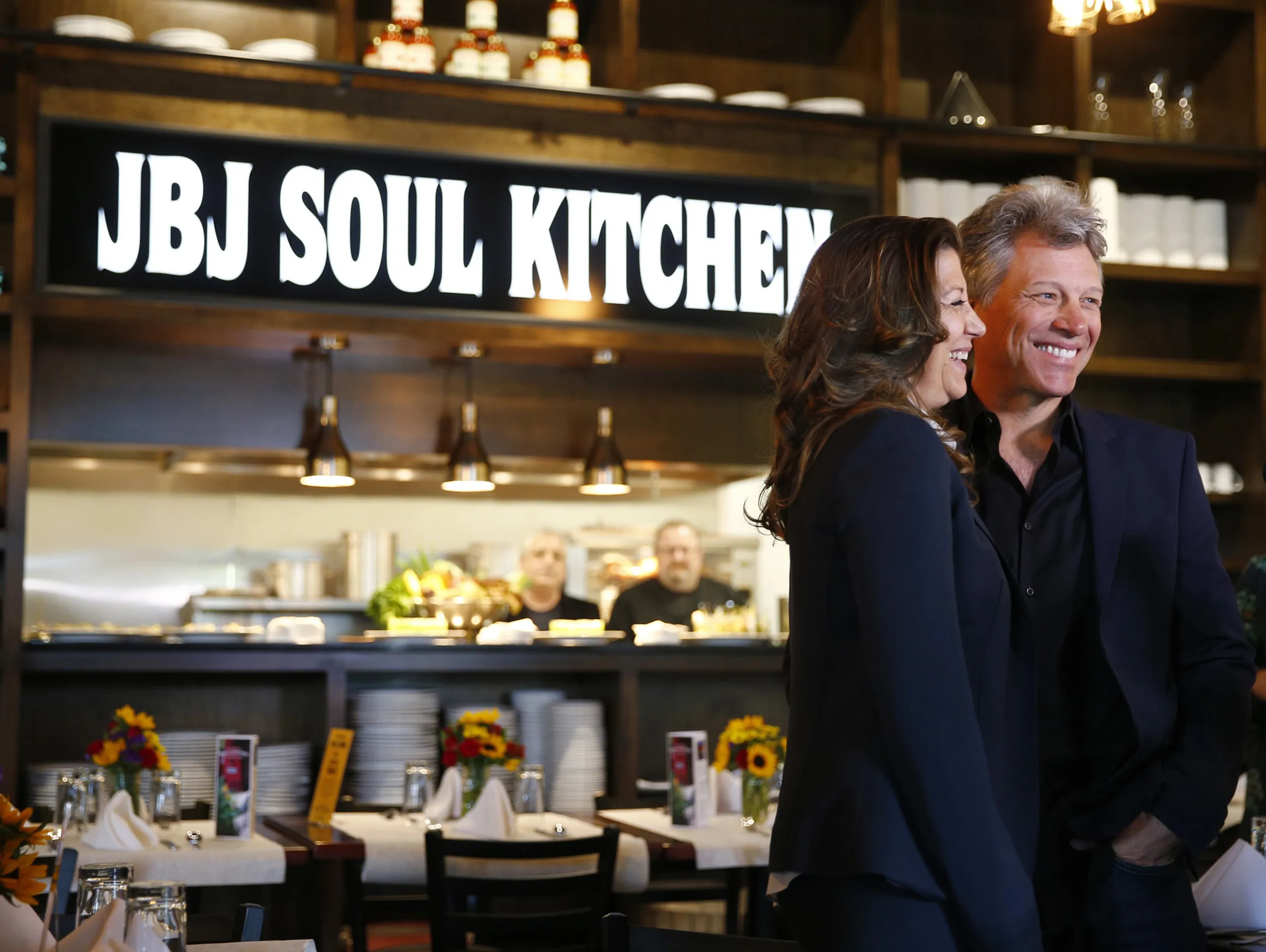 Nei ristoranti di Jon Bon Jovi si paga con una donazione.