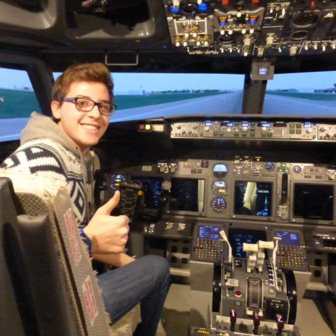 Vittorio, pilota di aereo a 20 anni