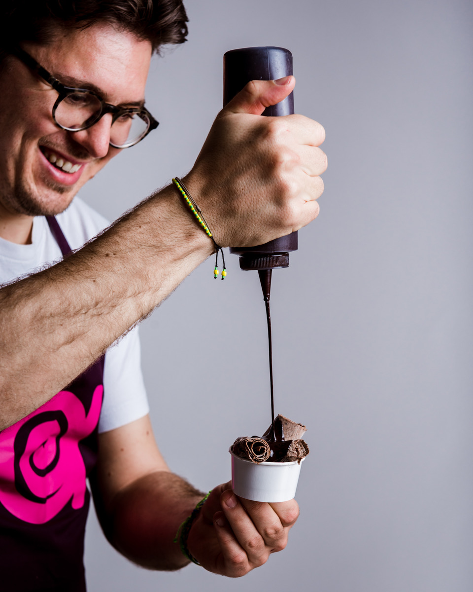 Street food e innovazione: l'idea del gelato arrotolato
