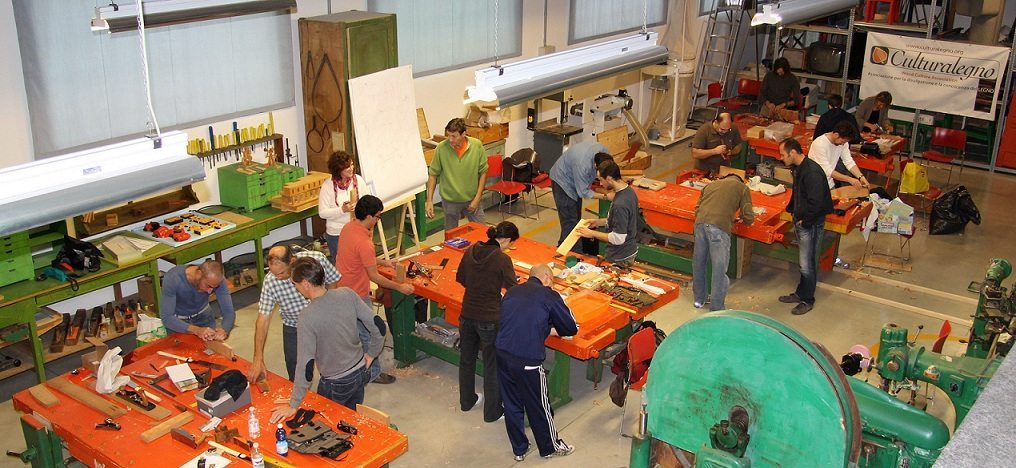 Gli artigiani del legno fanno rete per vincere la crisi