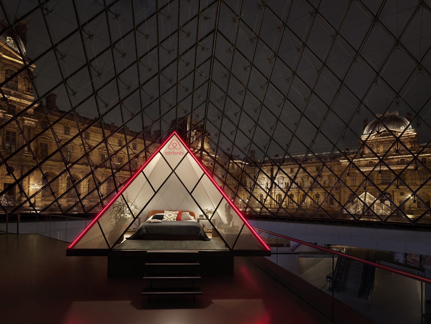 Una notte al Louvre con aperitivo davanti alla Gioconda. Il concorso di Airbnb