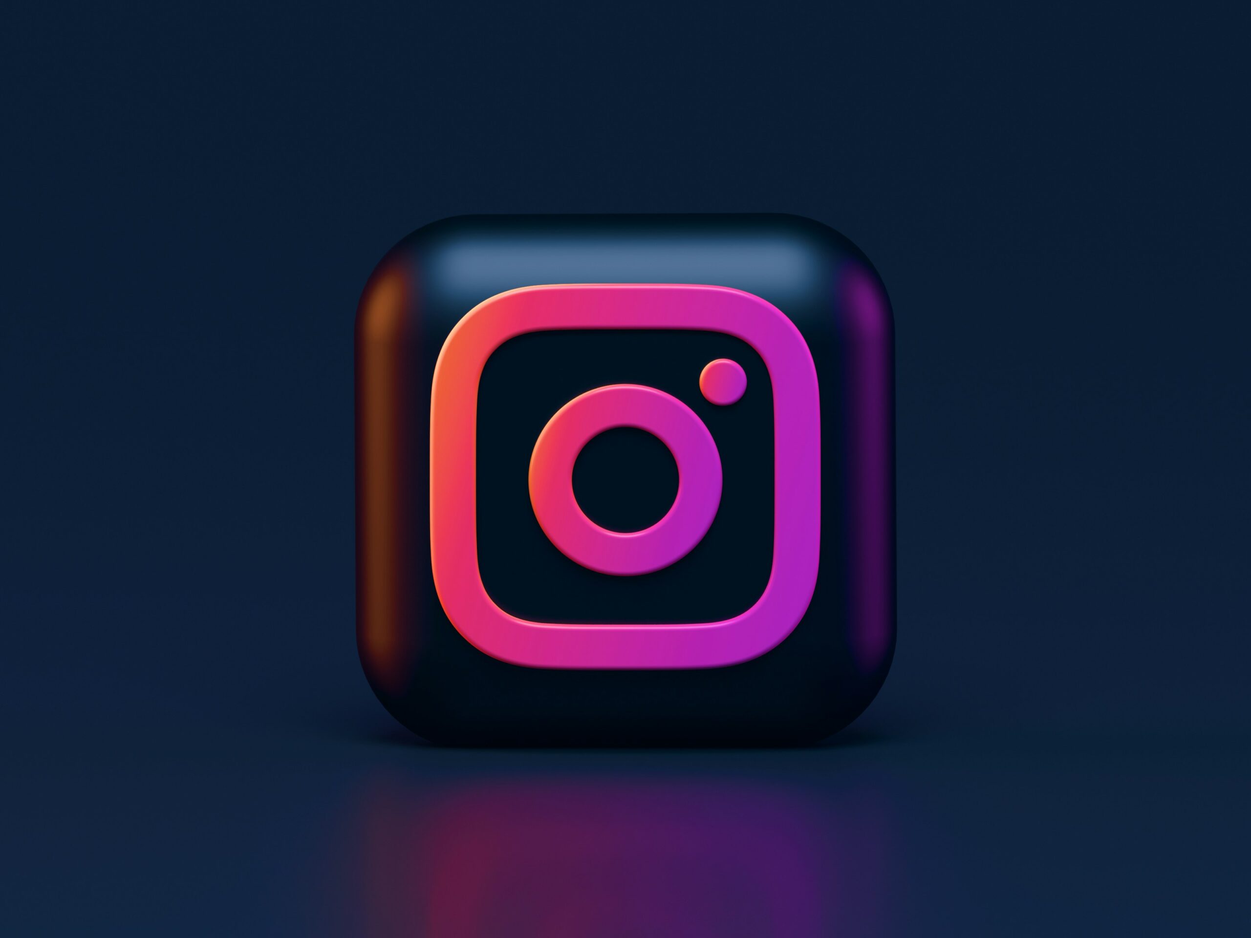 Tutti i 'glitch' che stanno distruggendo l'esperienza su Instagram (e di cui forse non ti sei neanche accorto)