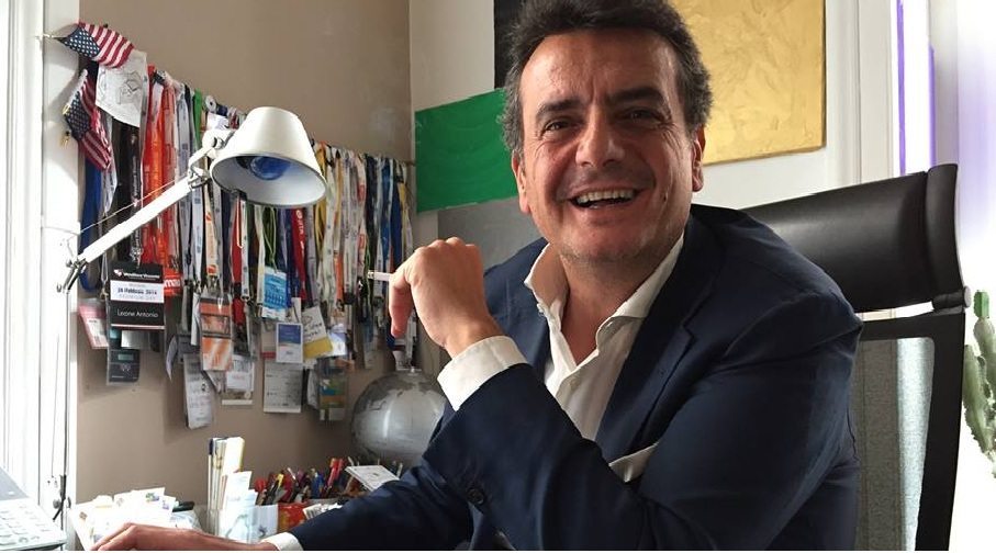 Antonio, dal “mattone” al sogno della Silicon Valley