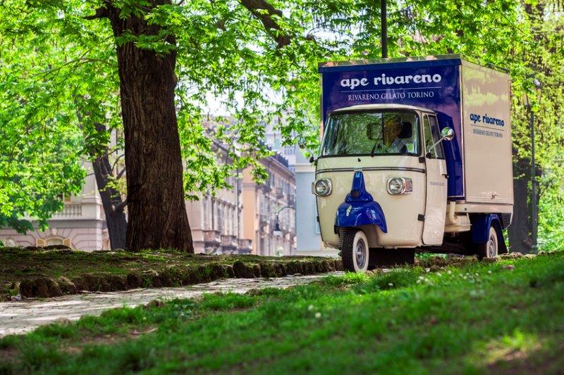 Street food: L’Ape che trasporta i gelati a Torino