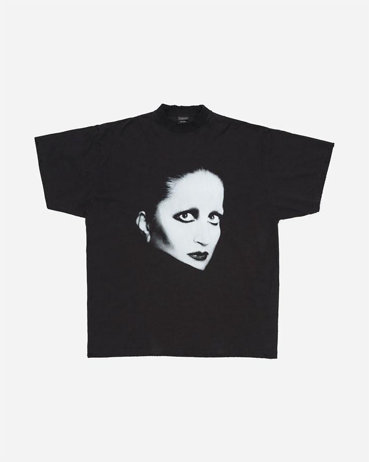 Balenciaga e Mina: una collaborazione tra moda e musica.
