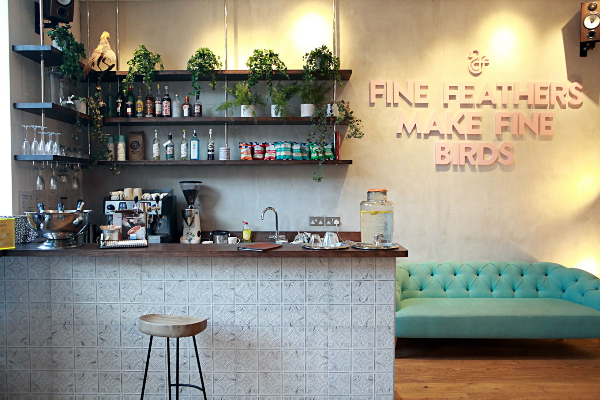 Idee di business: un bar dove farsi la piega