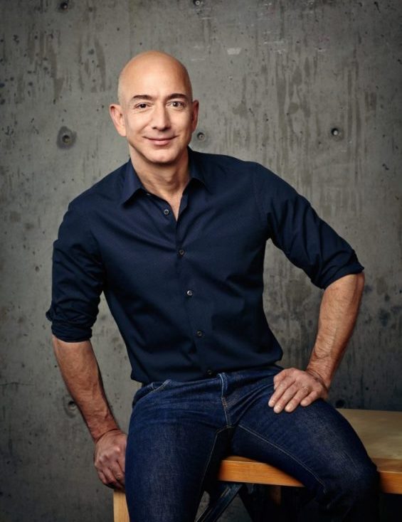 Jeff Bezos ai giovani: "Imparate a imparare per affrontare il futuro"