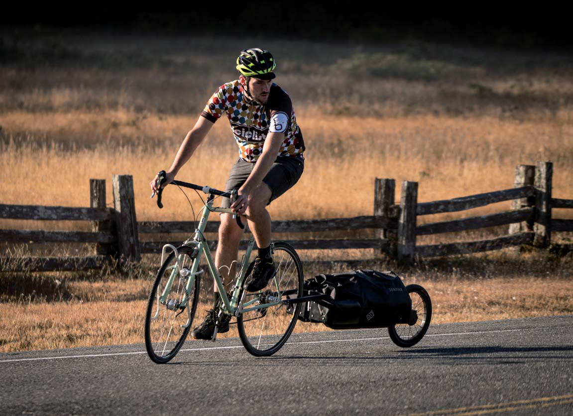 Inventa la bike trolley per sé e poi la vende in tutto il mondo