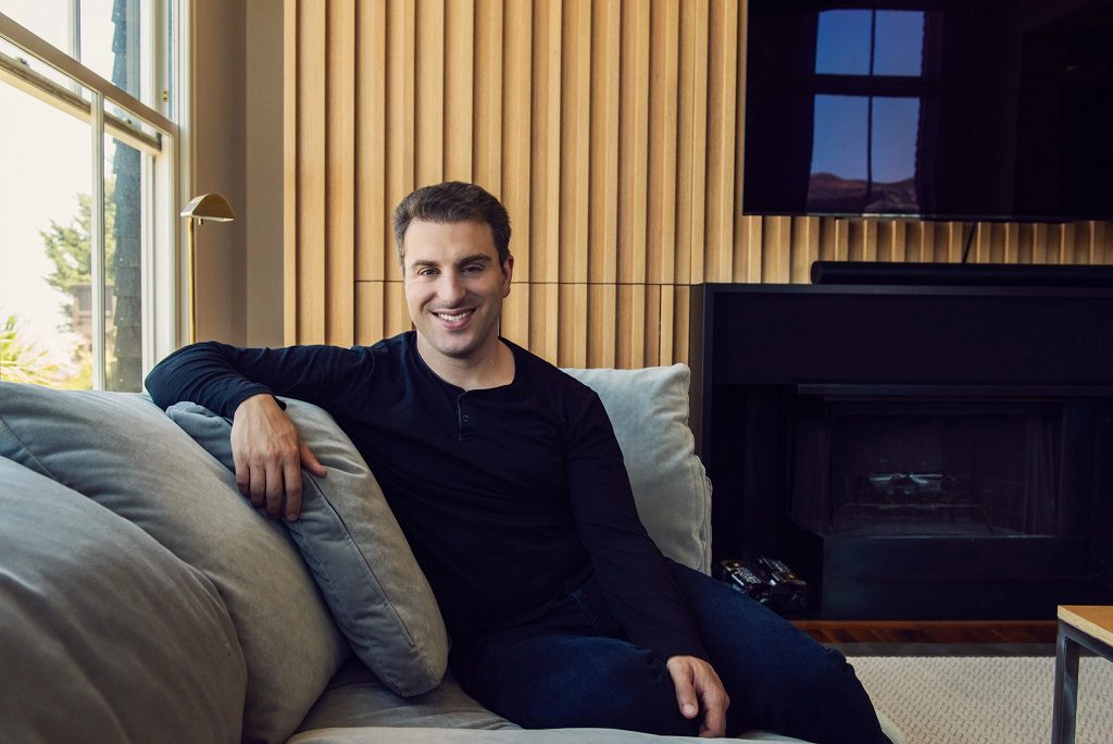 Il Ceo di Airbnb: "Il mondo è più flessibile, i dipendenti possono vivere e lavorare ovunque"