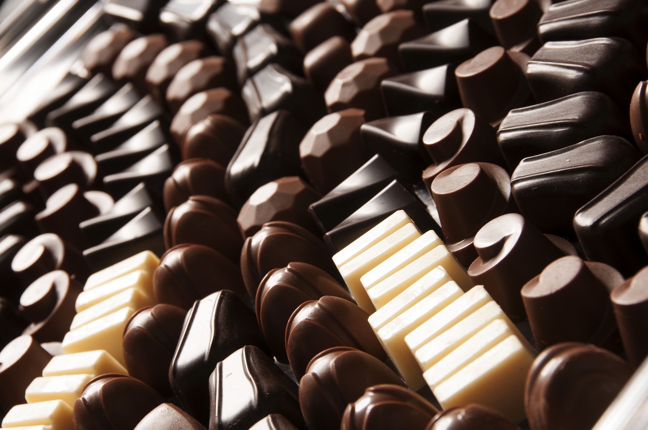 "Ti assumiamo per assaggiare cioccolato". L'annuncio di lavoro di Milka, Cadbury e Oreo