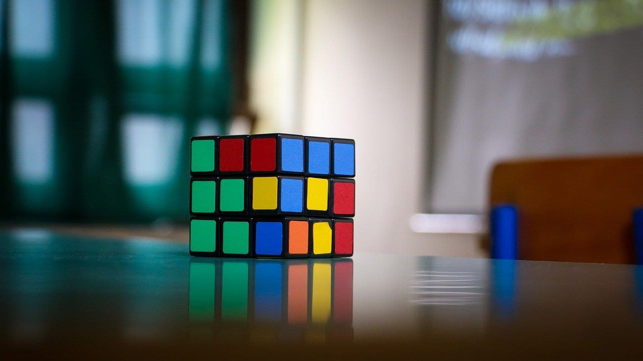 Cubo di Rubik: così un architetto ungherese ha creato il gioco più venduto di sempre