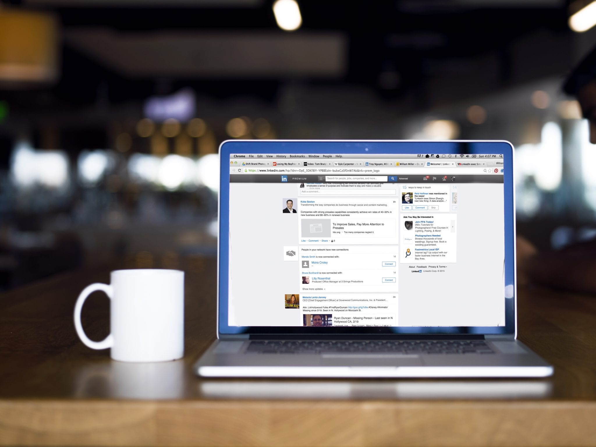 Come promuoversi su LinkedIn