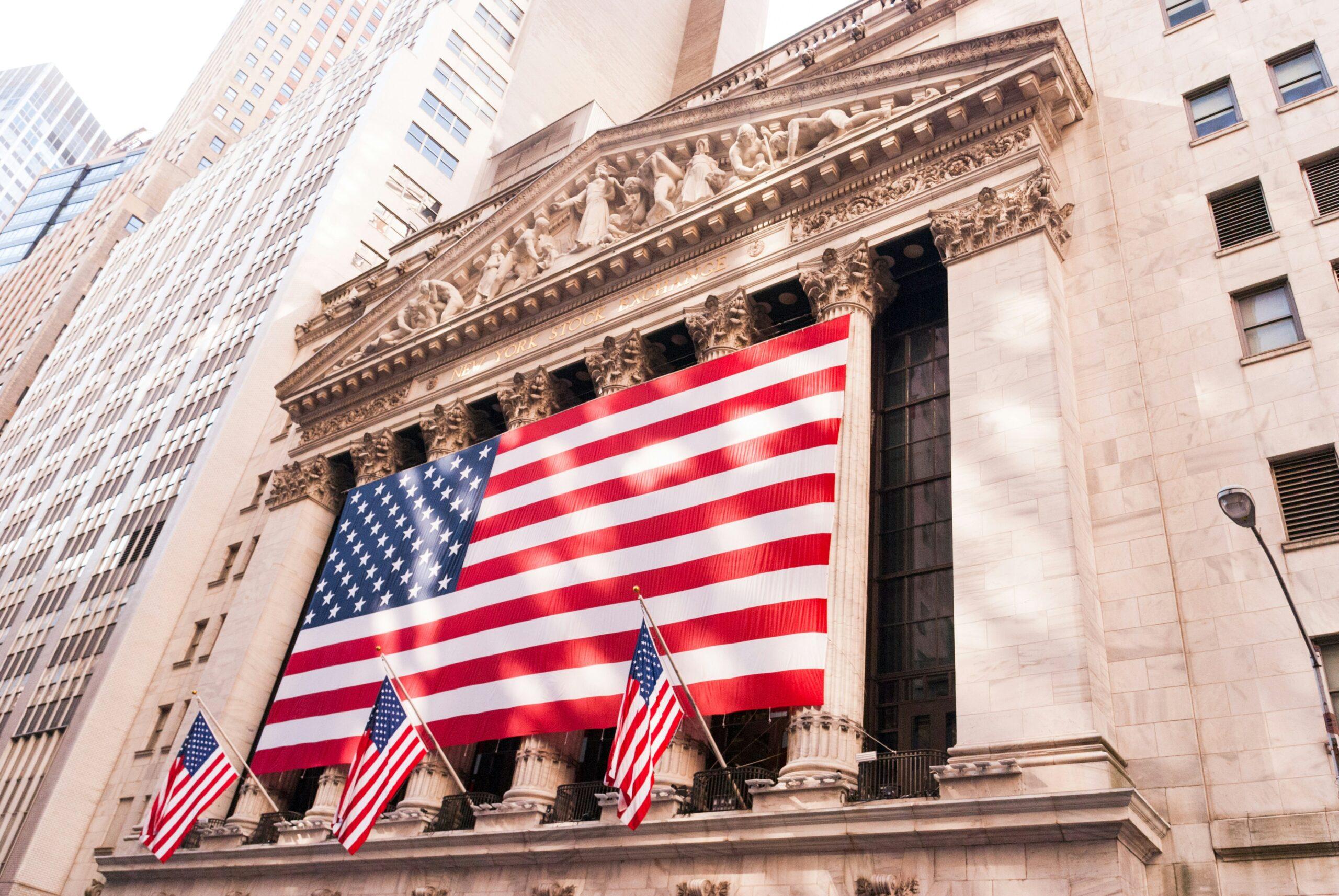 Le banche di Wall Street scaricano 5,5 miliardi di dollari di debito 'Twitter'