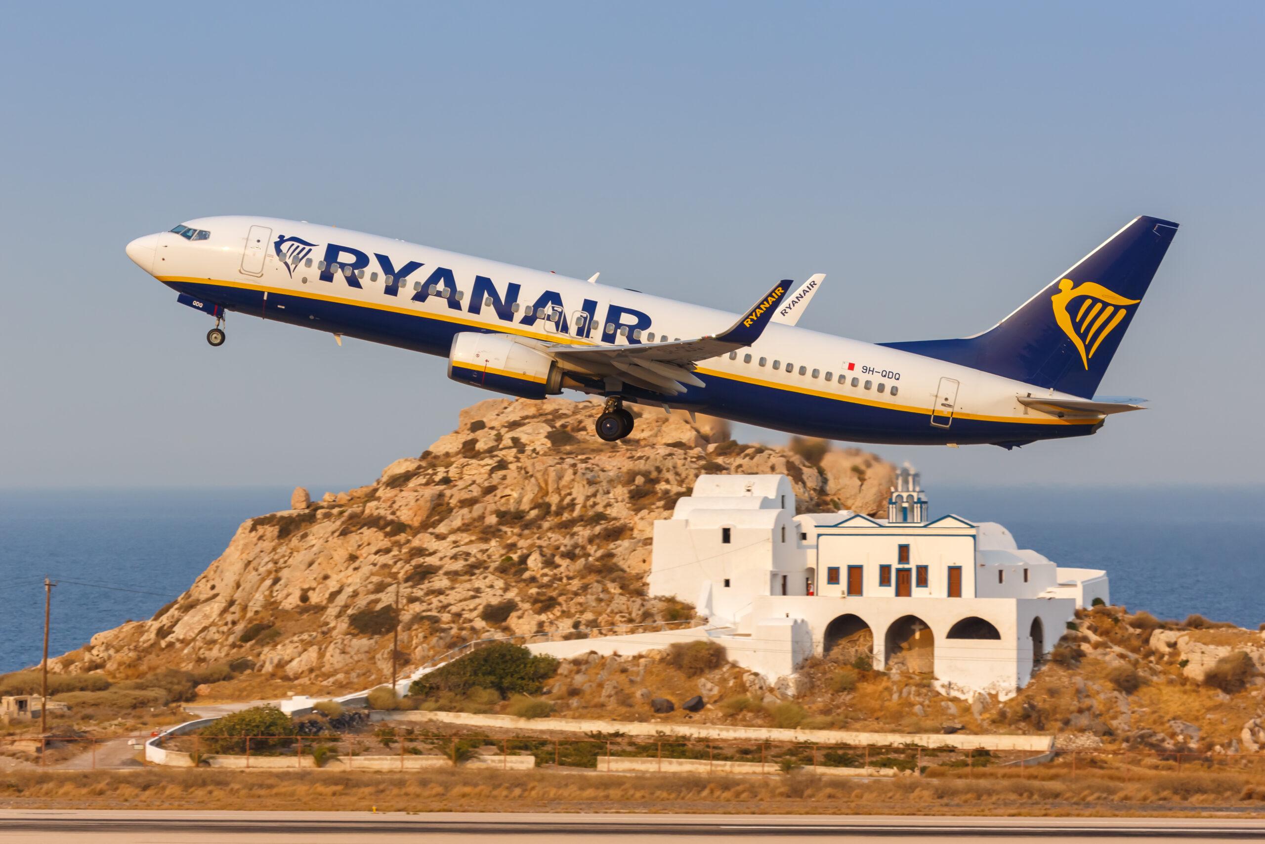 Ryanair dovrà rimborsare i passeggeri per i costi extra del check-in: chi può ottenere il rimborso e a quanto ammonta.