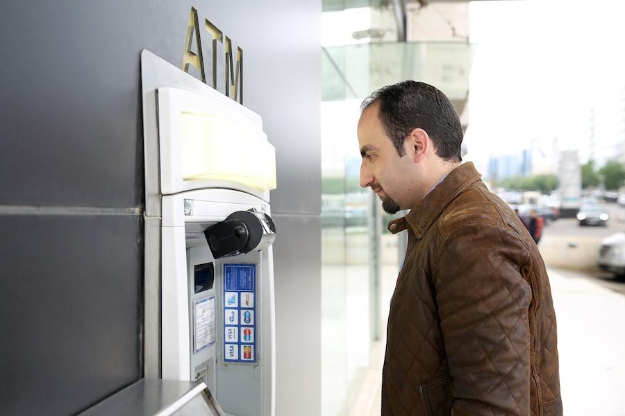 Sportelli Bancomat: sempre meno e sempre più smart