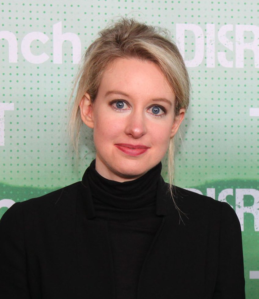 Elizabeth Holmes, la giovane promessa della Silicon Valley che rischia 20 anni di carcere per truffa