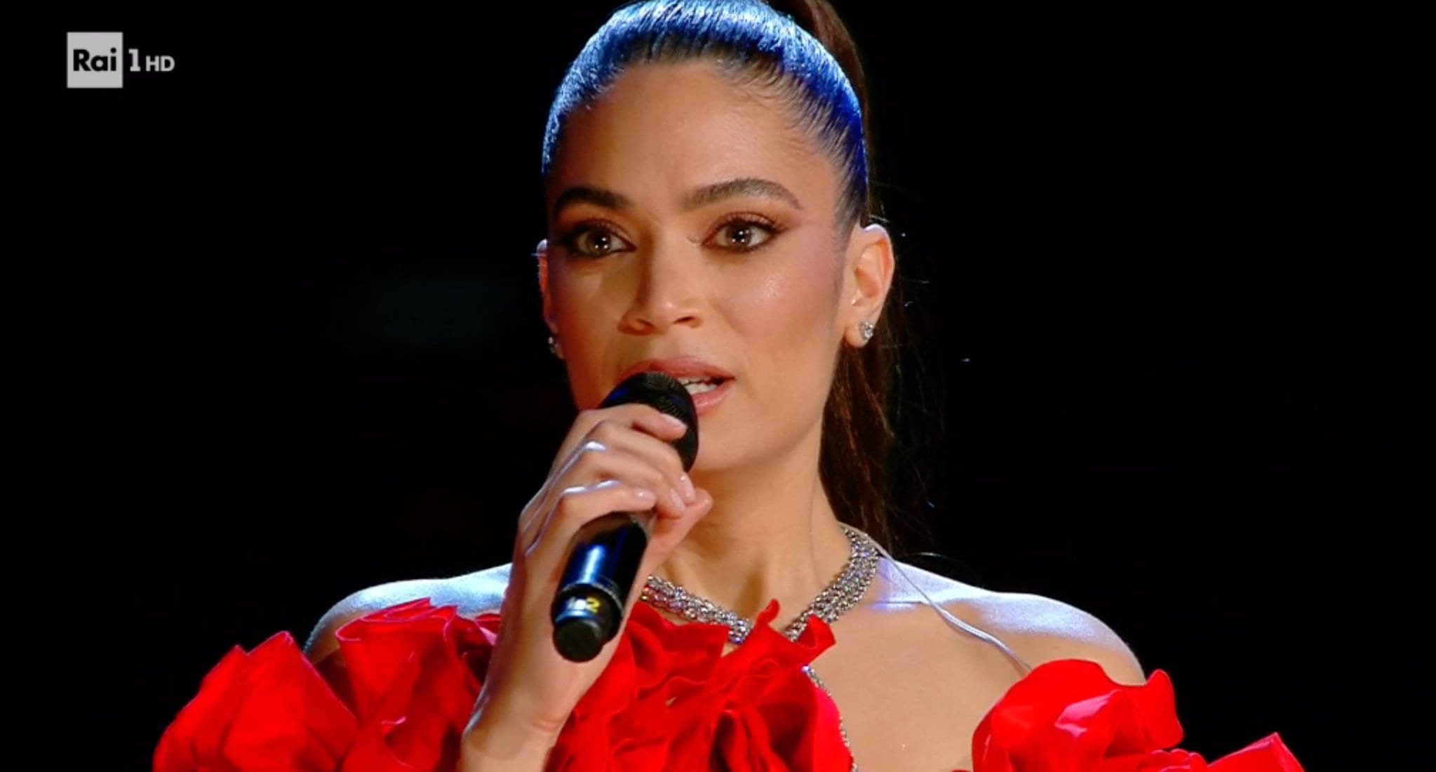 Elodie a Sanremo: «Non bisogna sempre sentirsi all’altezza delle cose, l’importante è farle»