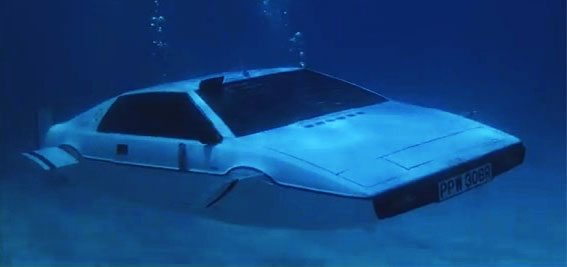L'auto che si transforma in sottomarino