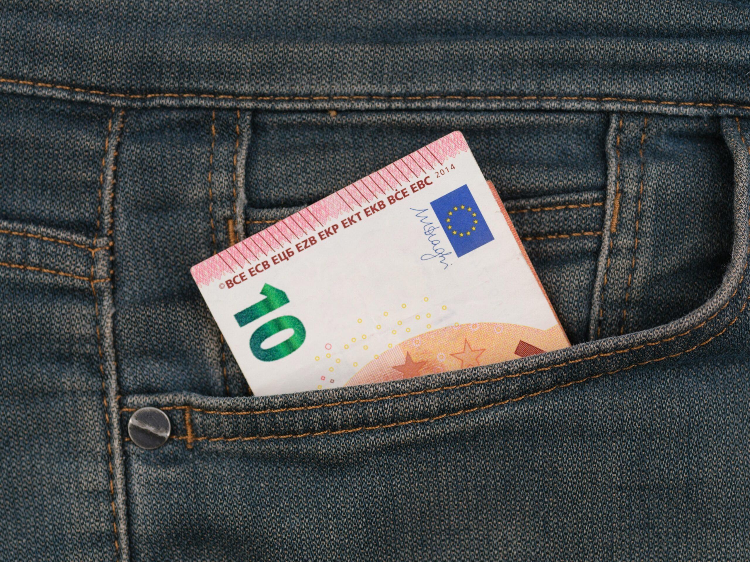 Manovra 2025: più soldi in tasca alle famiglie e sostegno ai lavoratori, tra tagli e nuovi bonus.