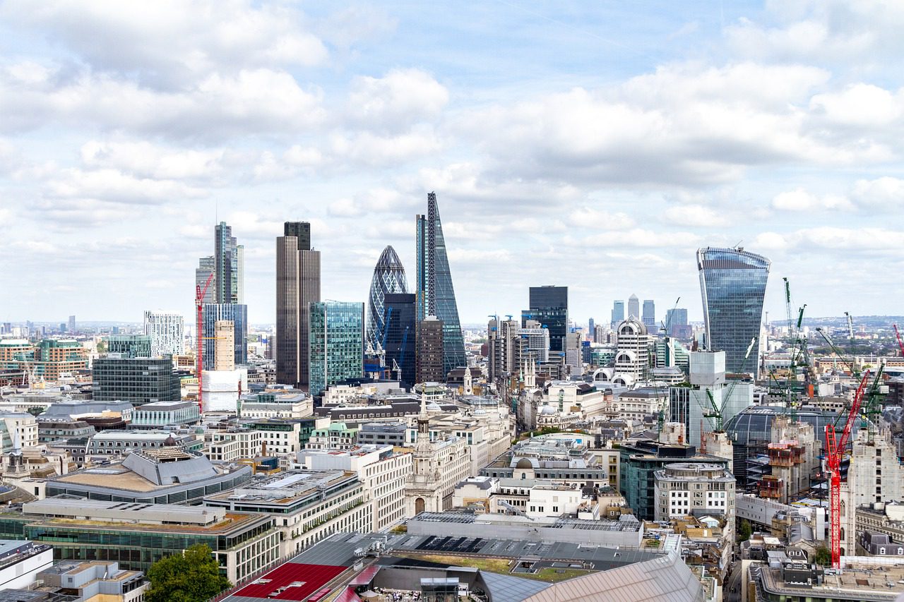 Londra batte Dubai come prima città per gli investimenti esteri in finanza