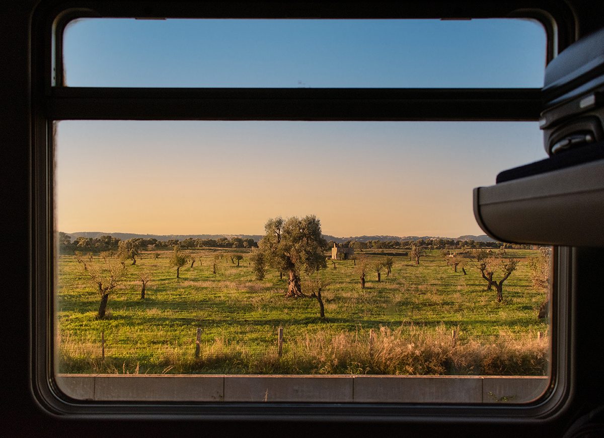Non solo Frecce: sugli Intercity cartoline artistiche per promuovere l’Italia