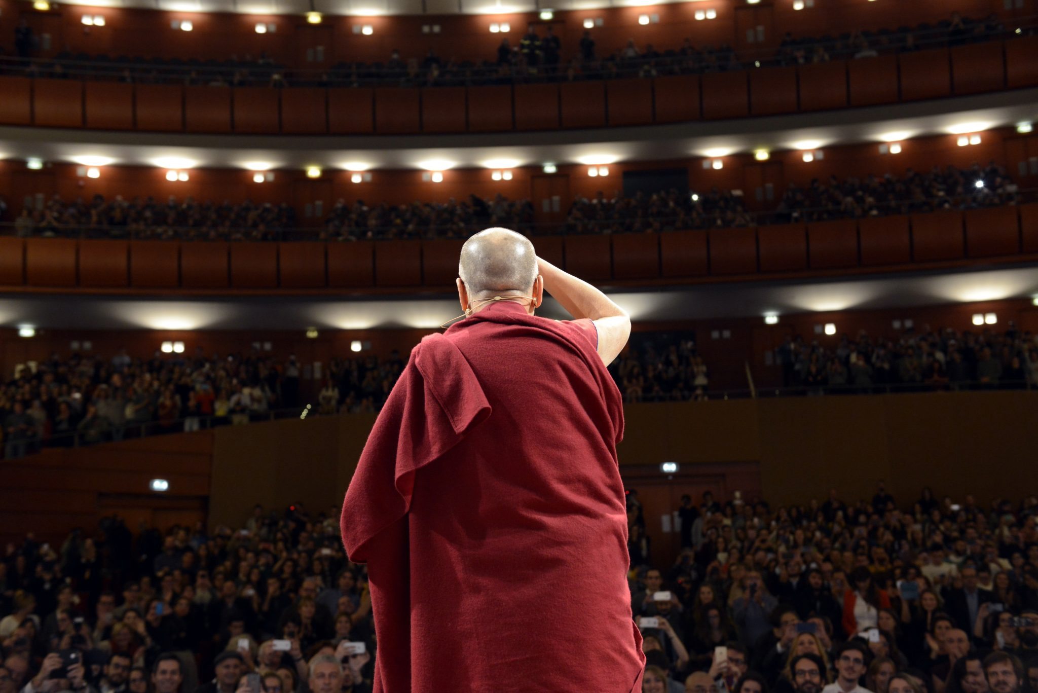 Il Dalai Lama ai giovani: «Il futuro è nelle vostre mani»