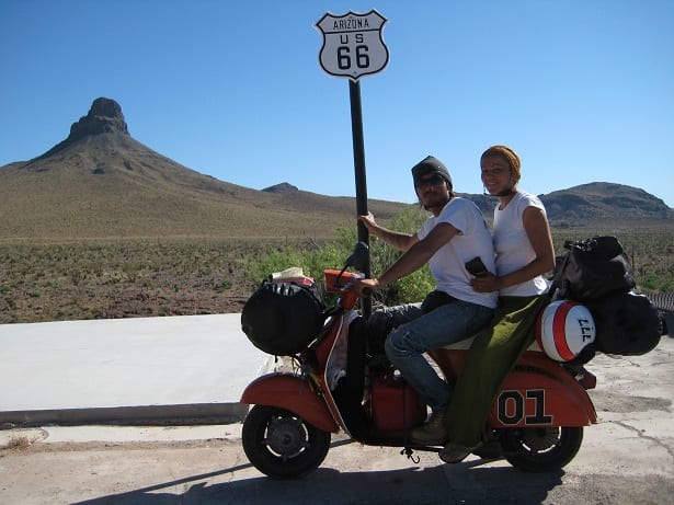 "Mollo tutto, giro il mondo in Vespa e vi racconto il mio viaggio"