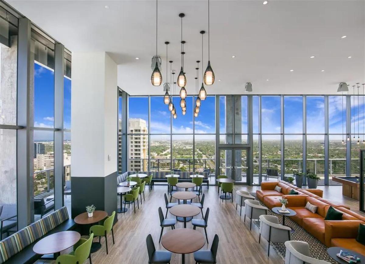 Flow, il nuovo co-living concept di Adam Neumann (ex WeWork), apre al pubblico