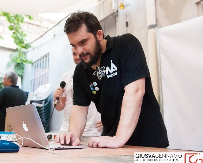 Ottiene 600mila euro ma i soldi non arrivano per la burocrazia. Startupper lancia hashtag #MuovitiBurocrazia
