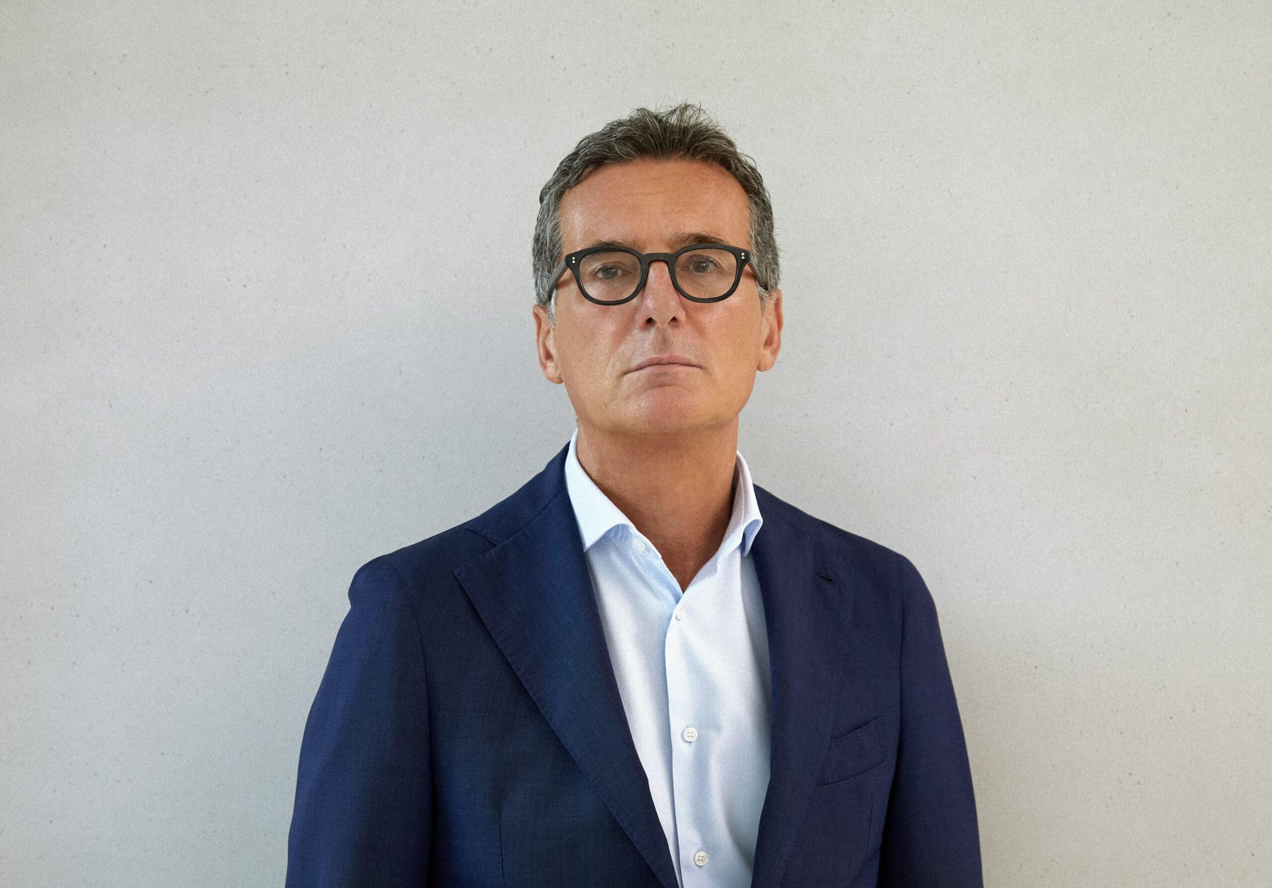 Francesco Milleri (EssilorLuxottica): a breve gli occhiali sostituiranno gli smartphone.
