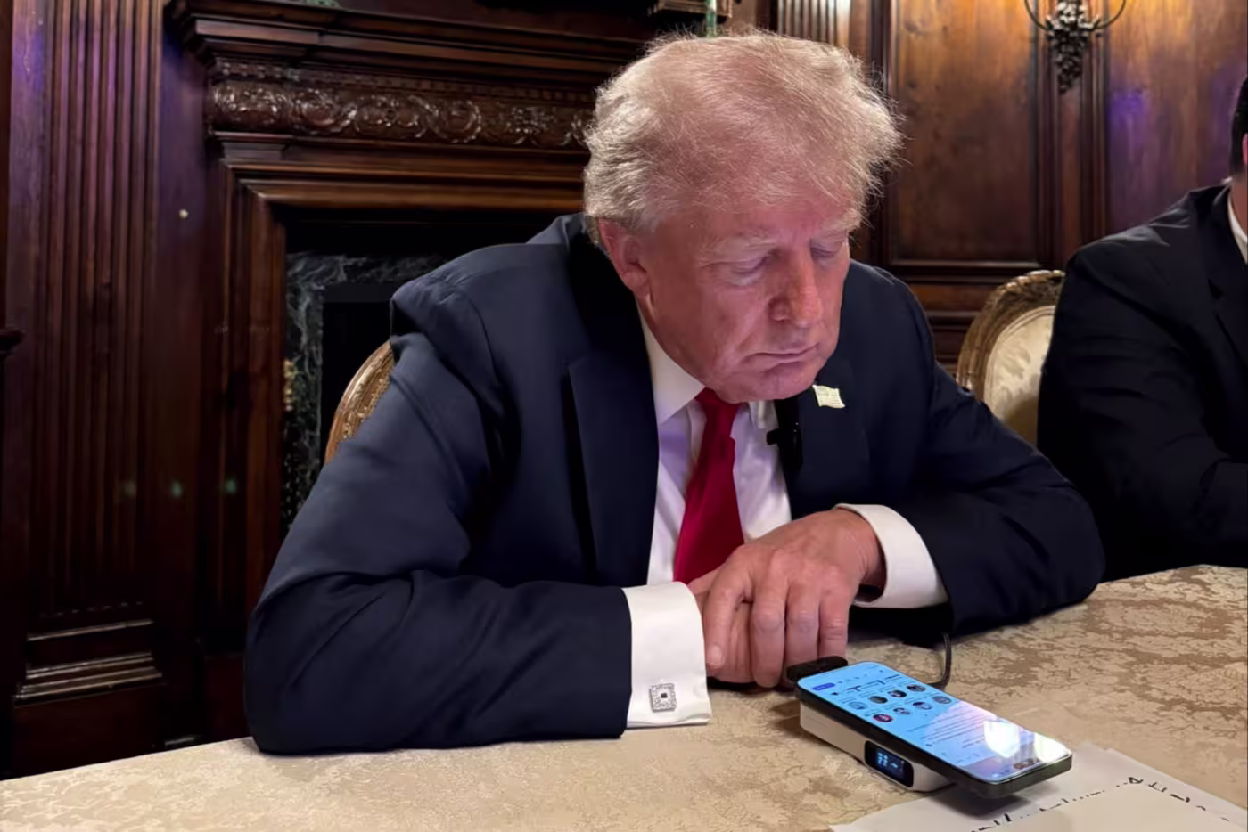 Musk propone a Trump di aiutarlo alla Casa Bianca. E lui lo loda per i licenziamenti.
