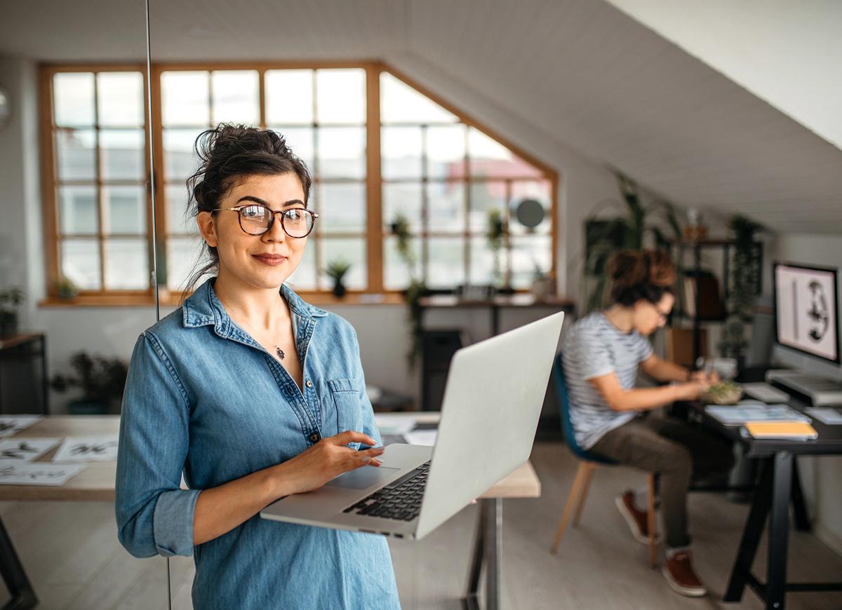 Attenzione! Pare che non sia la Gen Z a usare di più ChatGPT sul lavoro