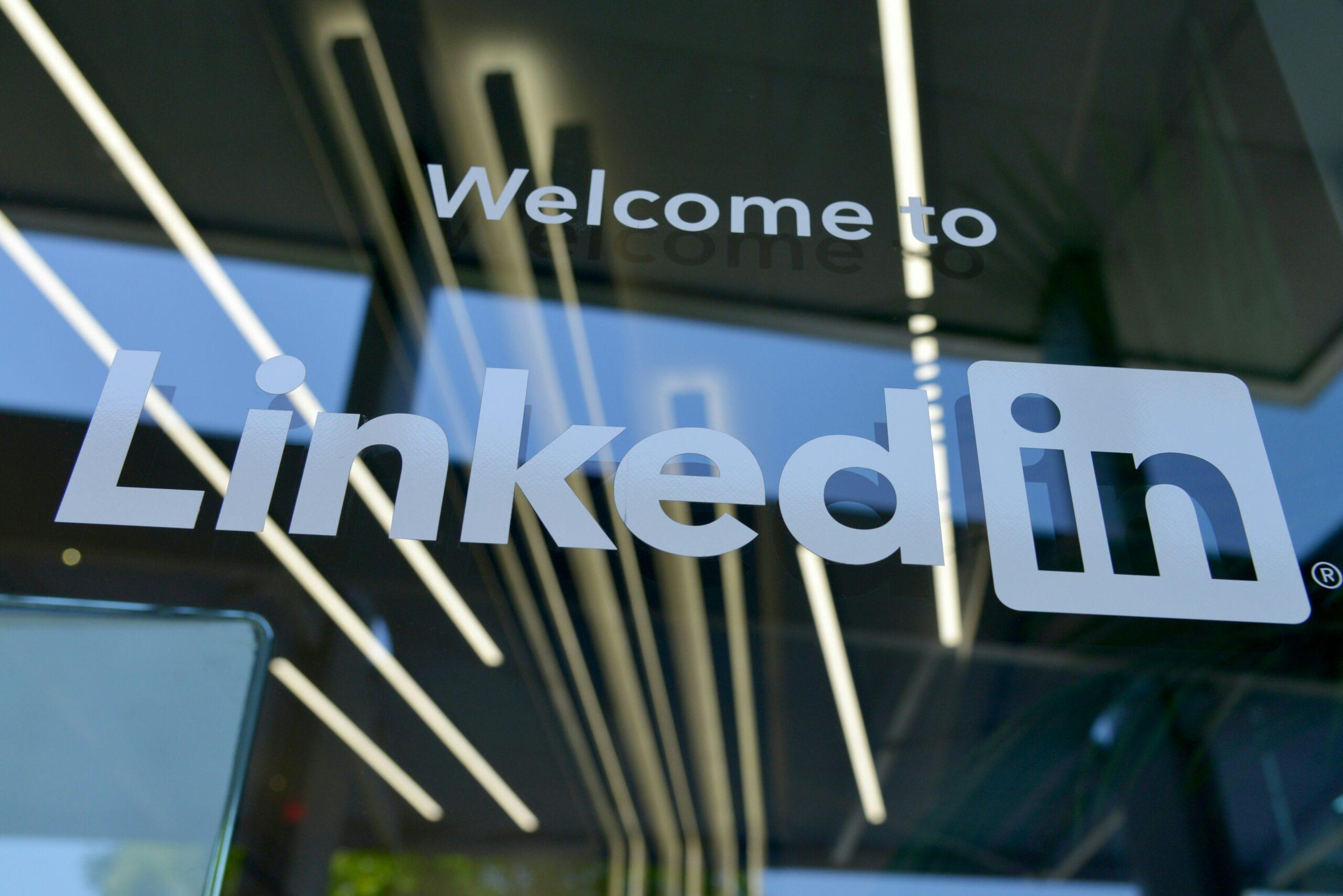 LinkedIn lancia il Career Coach AI per utenti premium