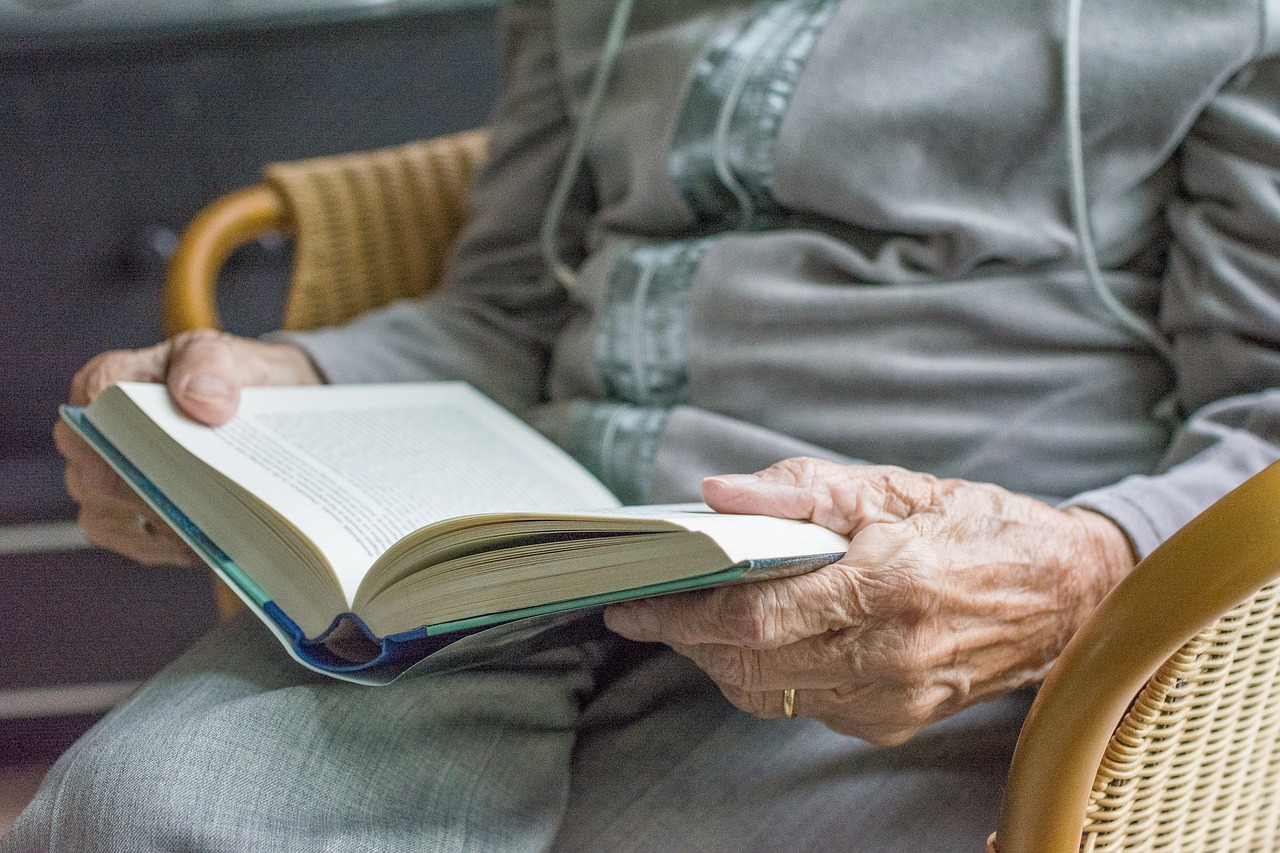 A 98 anni torna sui banchi di scuola