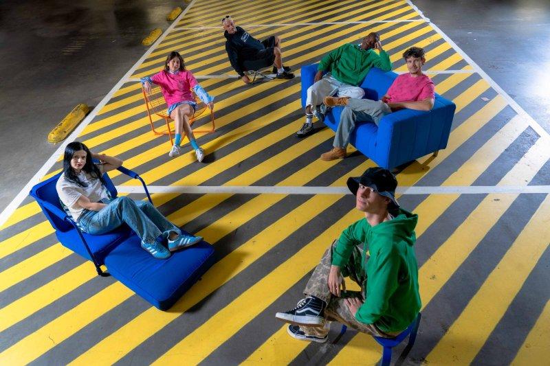 IKEA lancia Autriende: collezione streetwear esclusiva dedicata ai fan.
