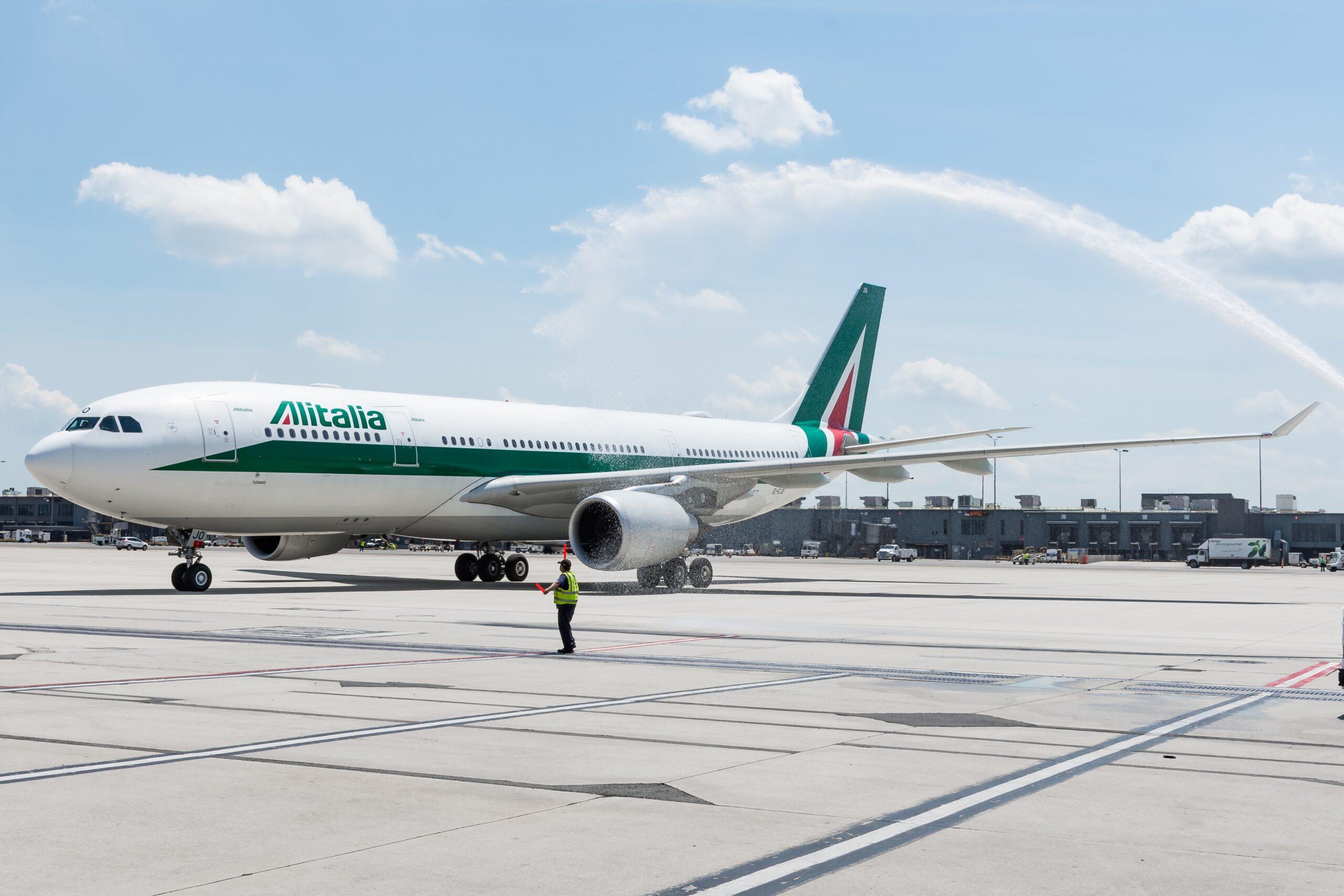 Alitalia torna a volare: ITA Airways rilancia il marchio storico e celebra la stabilità finanziaria.